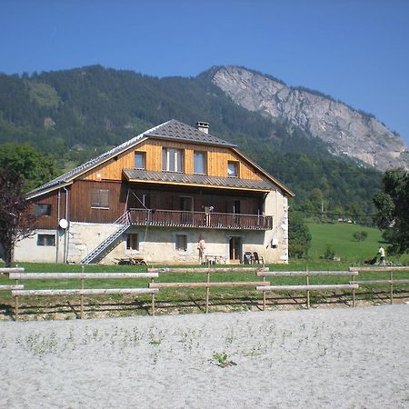 Les Paddocks Du Mont Blanc Hotel Mieussy Exterior photo