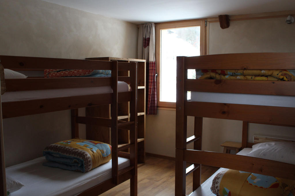 Les Paddocks Du Mont Blanc Hotel Mieussy Room photo