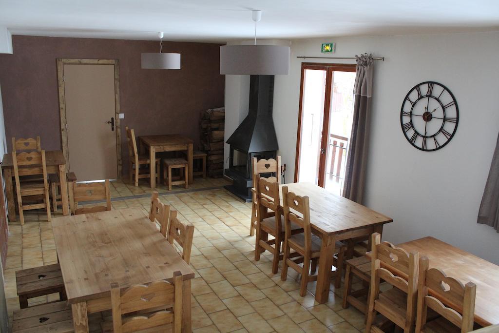 Les Paddocks Du Mont Blanc Hotel Mieussy Room photo