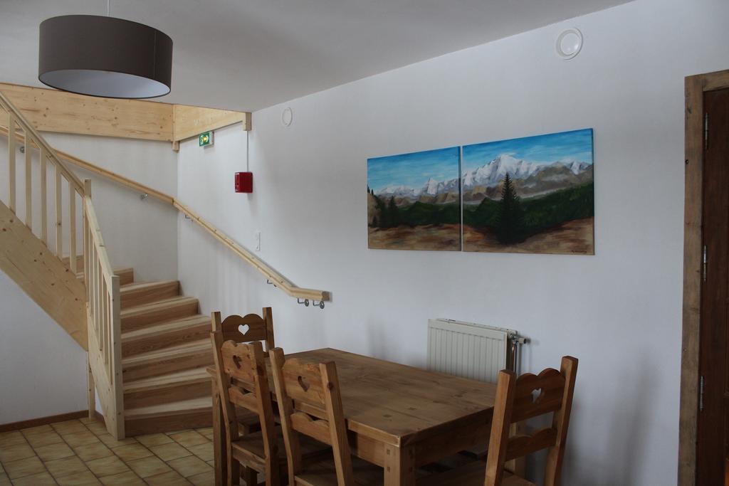 Les Paddocks Du Mont Blanc Hotel Mieussy Room photo